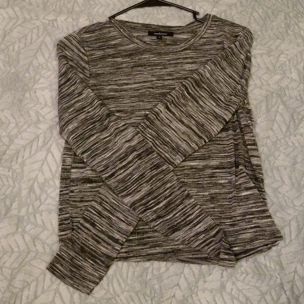 Long sleeve grey crop top